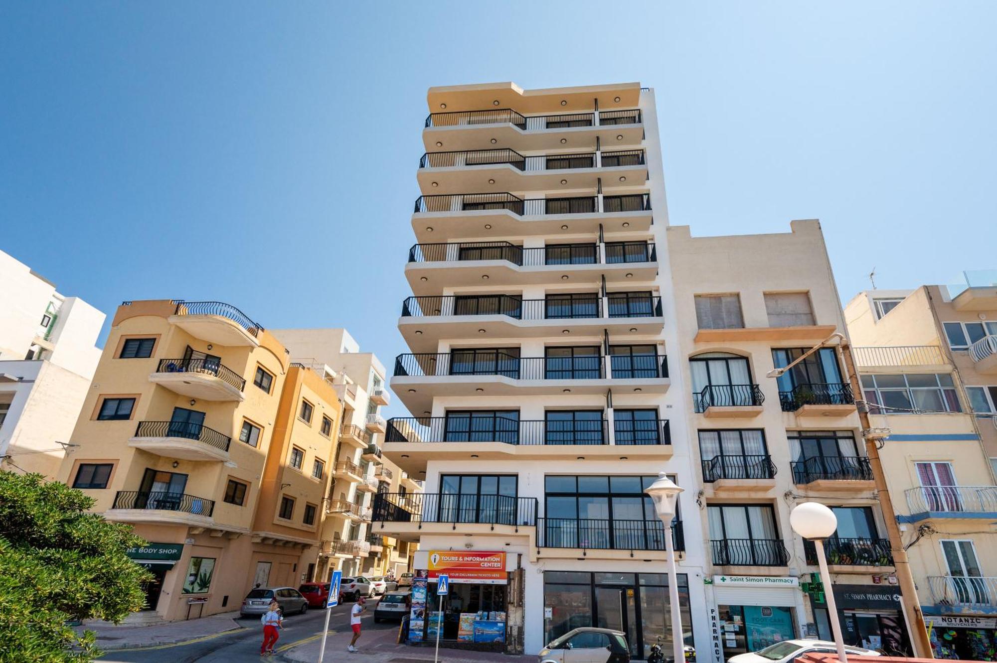 Islet Promenade Seafront Apartment With Large Corner Terrace By Getawaysmalta St. Paul's Bay Exterior photo