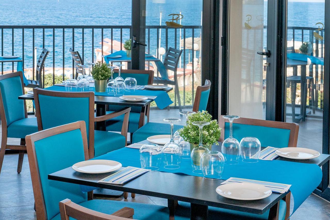 Islet Promenade Seafront Apartment With Large Corner Terrace By Getawaysmalta St. Paul's Bay Exterior photo